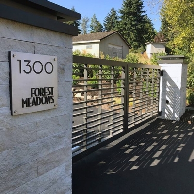 Easily Assembled Single Iron Metal Driveway Gate For Garden Villas